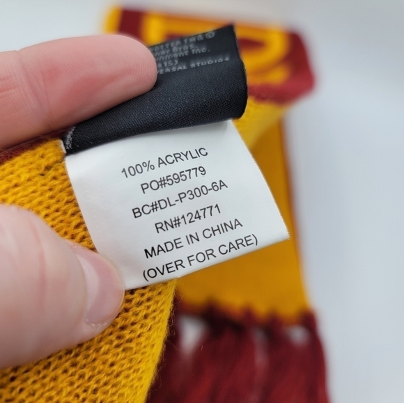 Harry Potter Universal Studio Gryffindor Embroidered Reversible Scarf #1346 - Picture 7 of 12